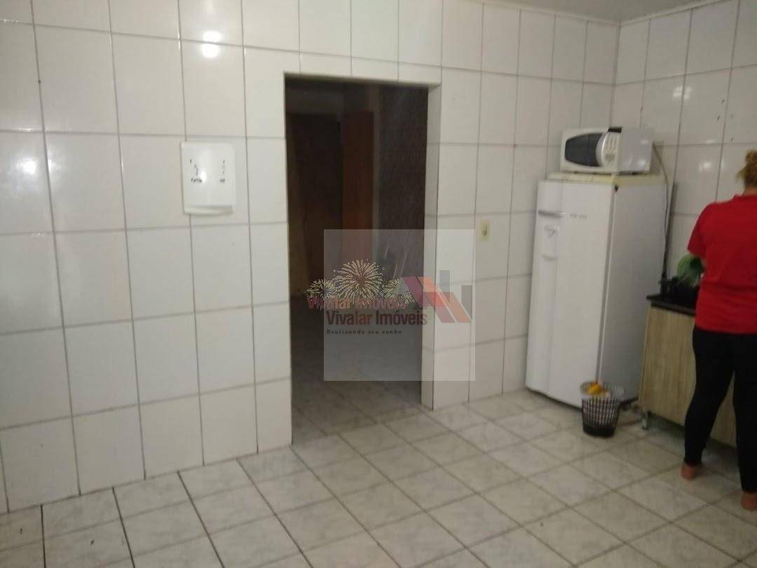 Casa à venda com 3 quartos, 50m² - Foto 11