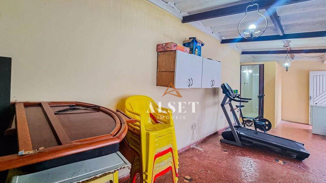 Sobrado à venda com 3 quartos, 220m² - Foto 44