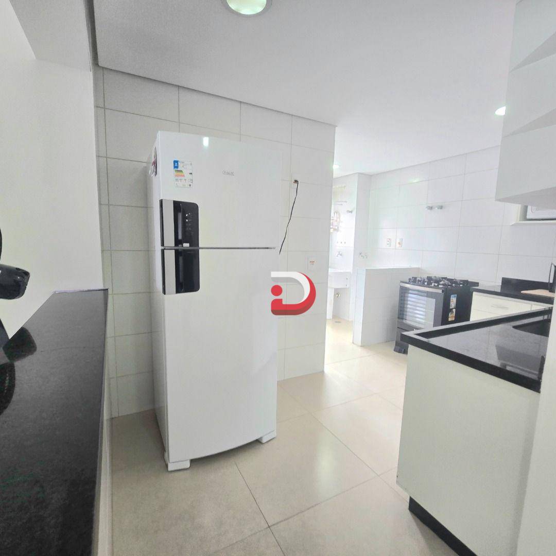 Apartamento para alugar com 3 quartos, 118m² - Foto 12