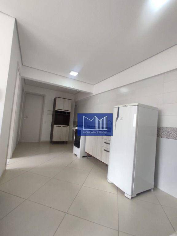 Apartamento à venda com 1 quarto, 40m² - Foto 2