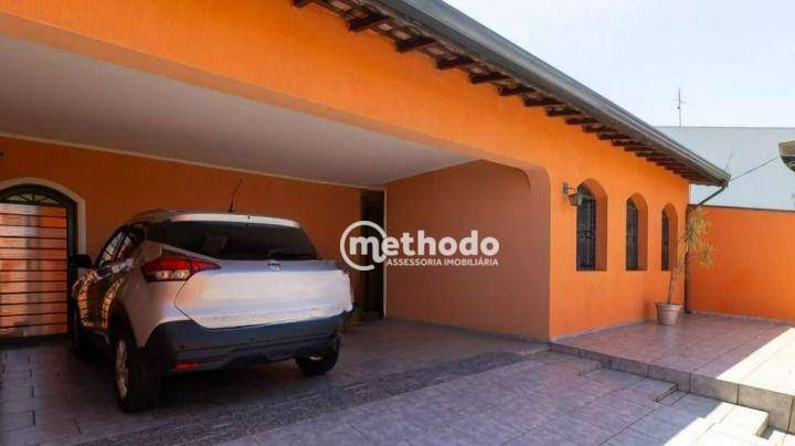 Casa à venda com 3 quartos, 227m² - Foto 1