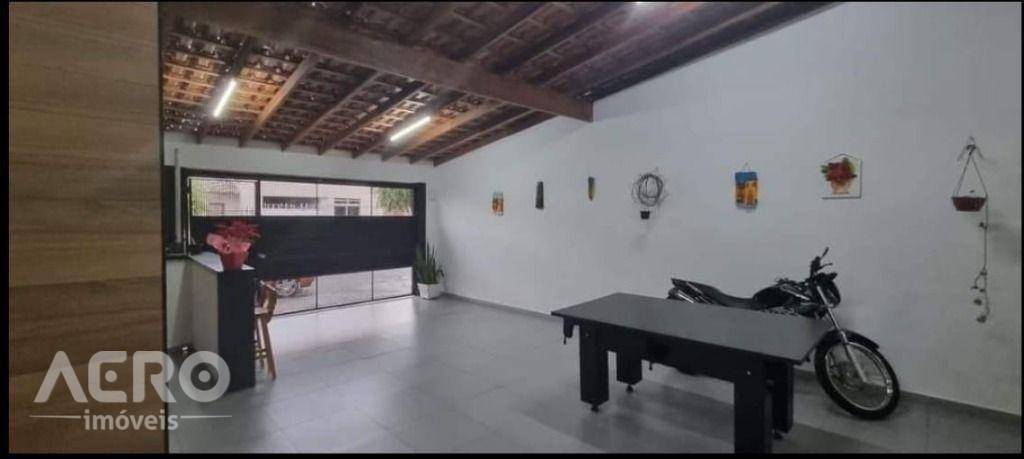 Casa à venda com 3 quartos, 160m² - Foto 4