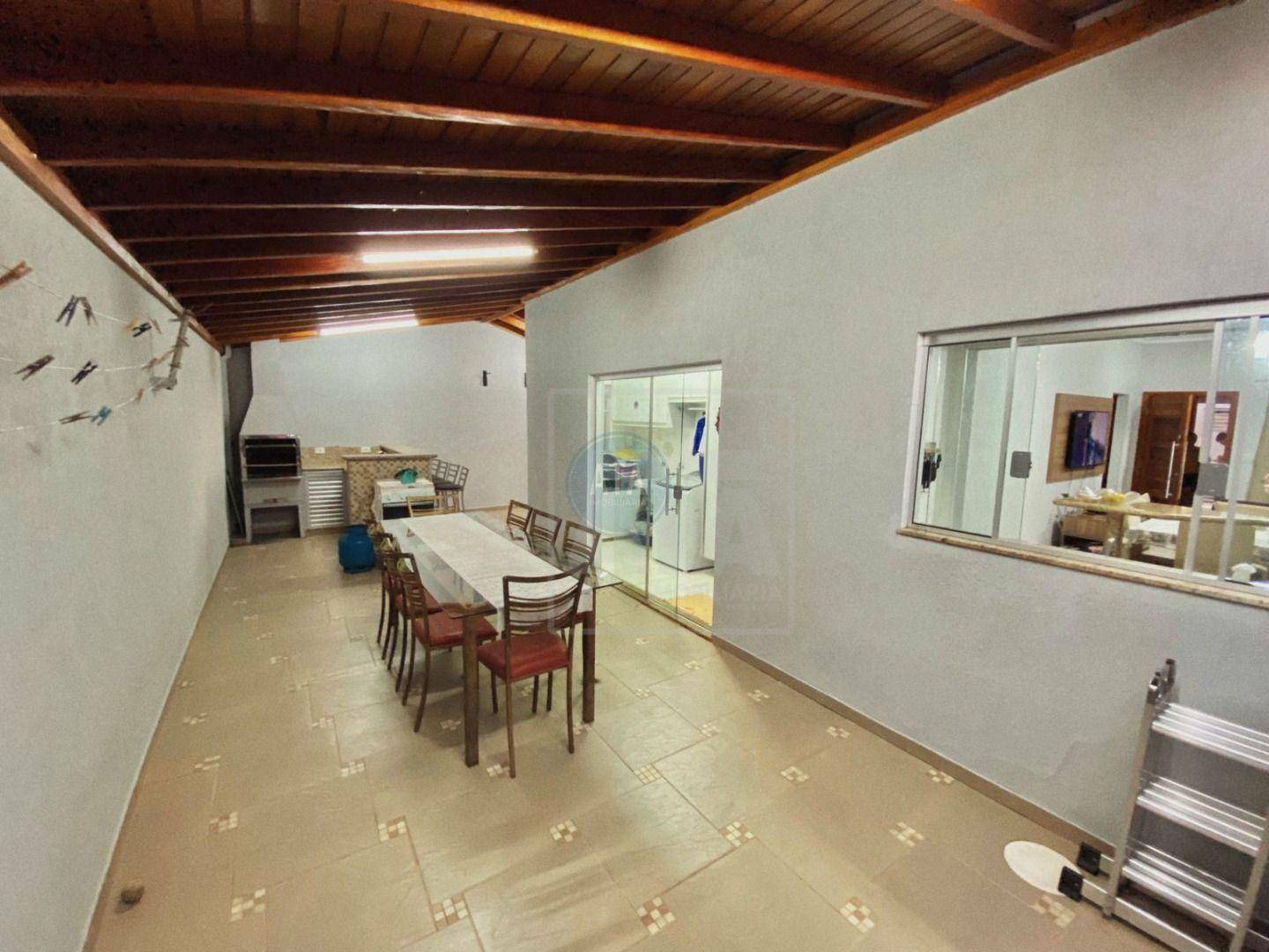 Casa à venda com 2 quartos, 142m² - Foto 1