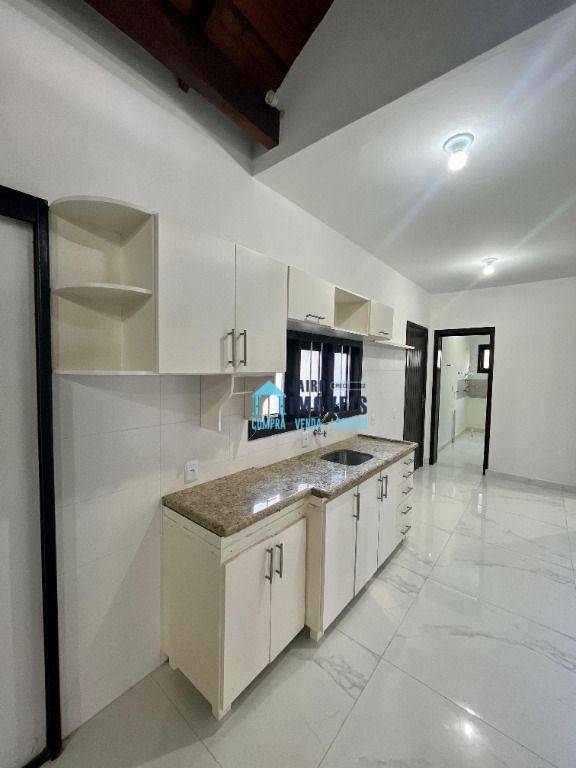 Casa à venda com 3 quartos, 250m² - Foto 14