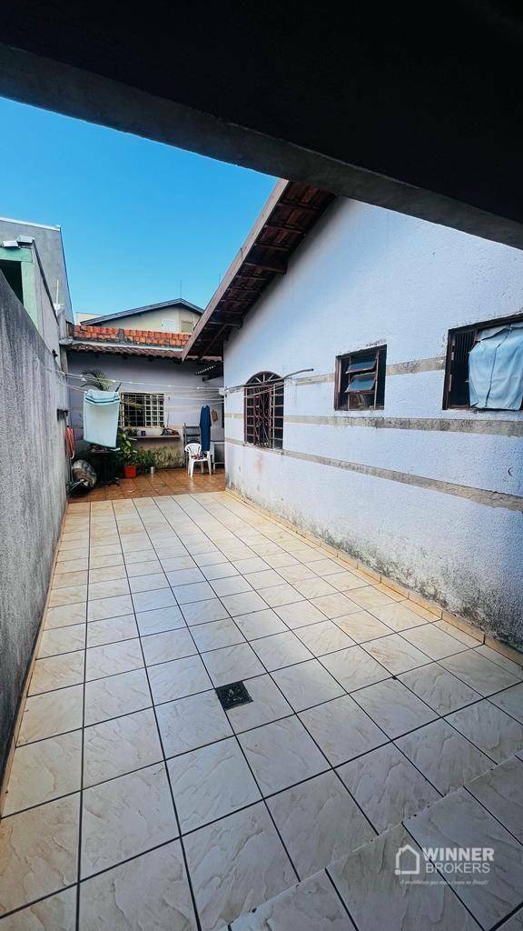 Casa à venda com 4 quartos, 141m² - Foto 4