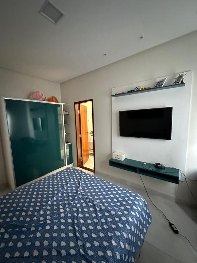 Casa para alugar com 3 quartos, 240m² - Foto 14