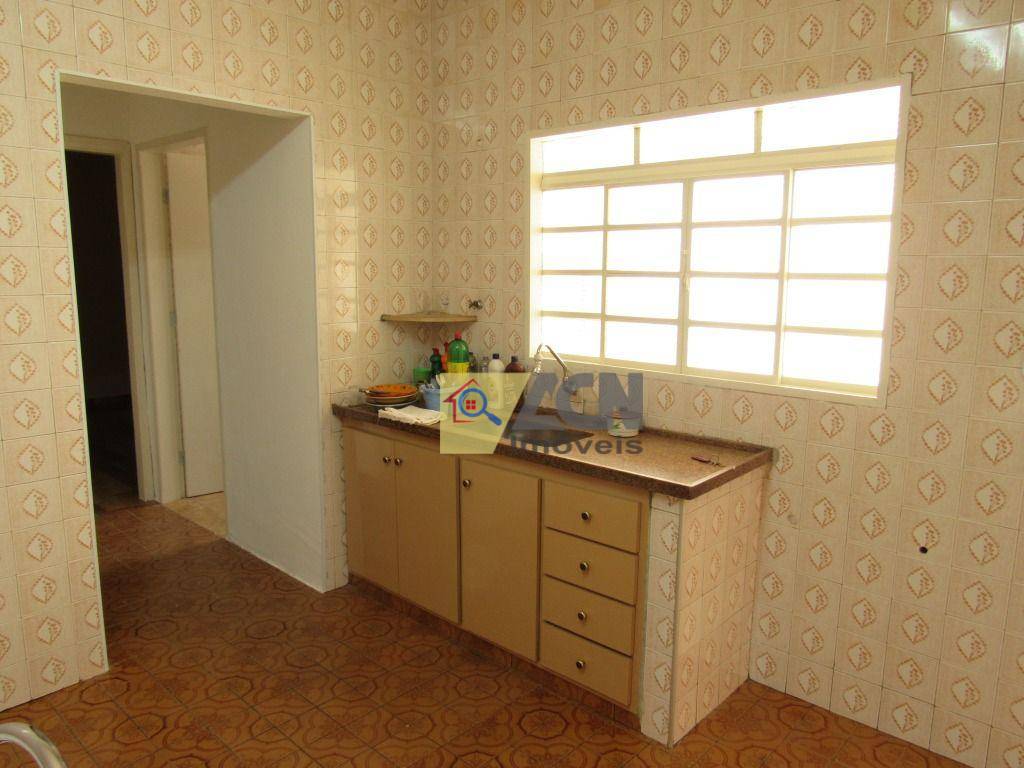 Casa para alugar com 4 quartos, 182m² - Foto 10