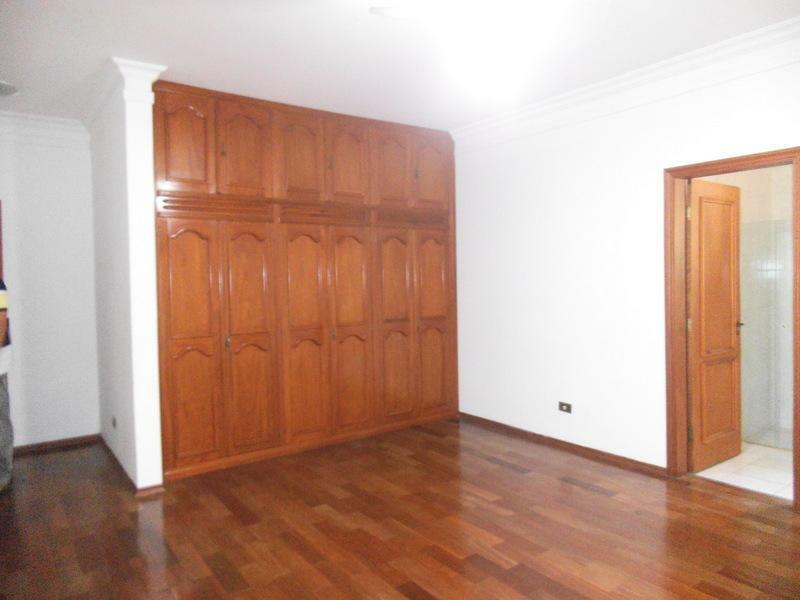 Casa para alugar com 4 quartos, 549m² - Foto 13