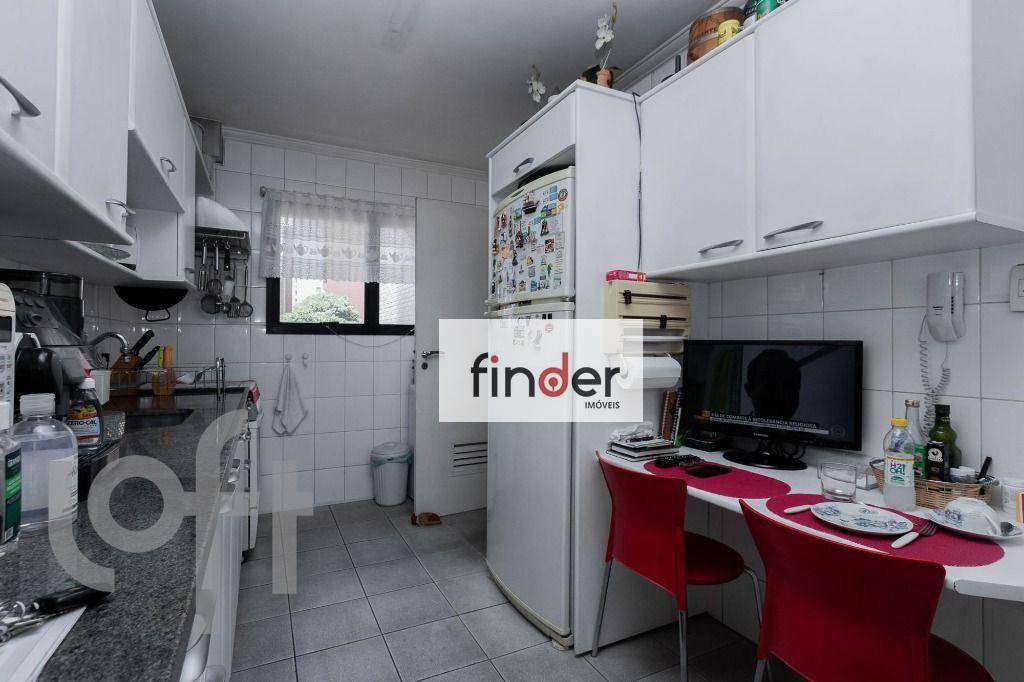 Apartamento à venda com 3 quartos, 145m² - Foto 25