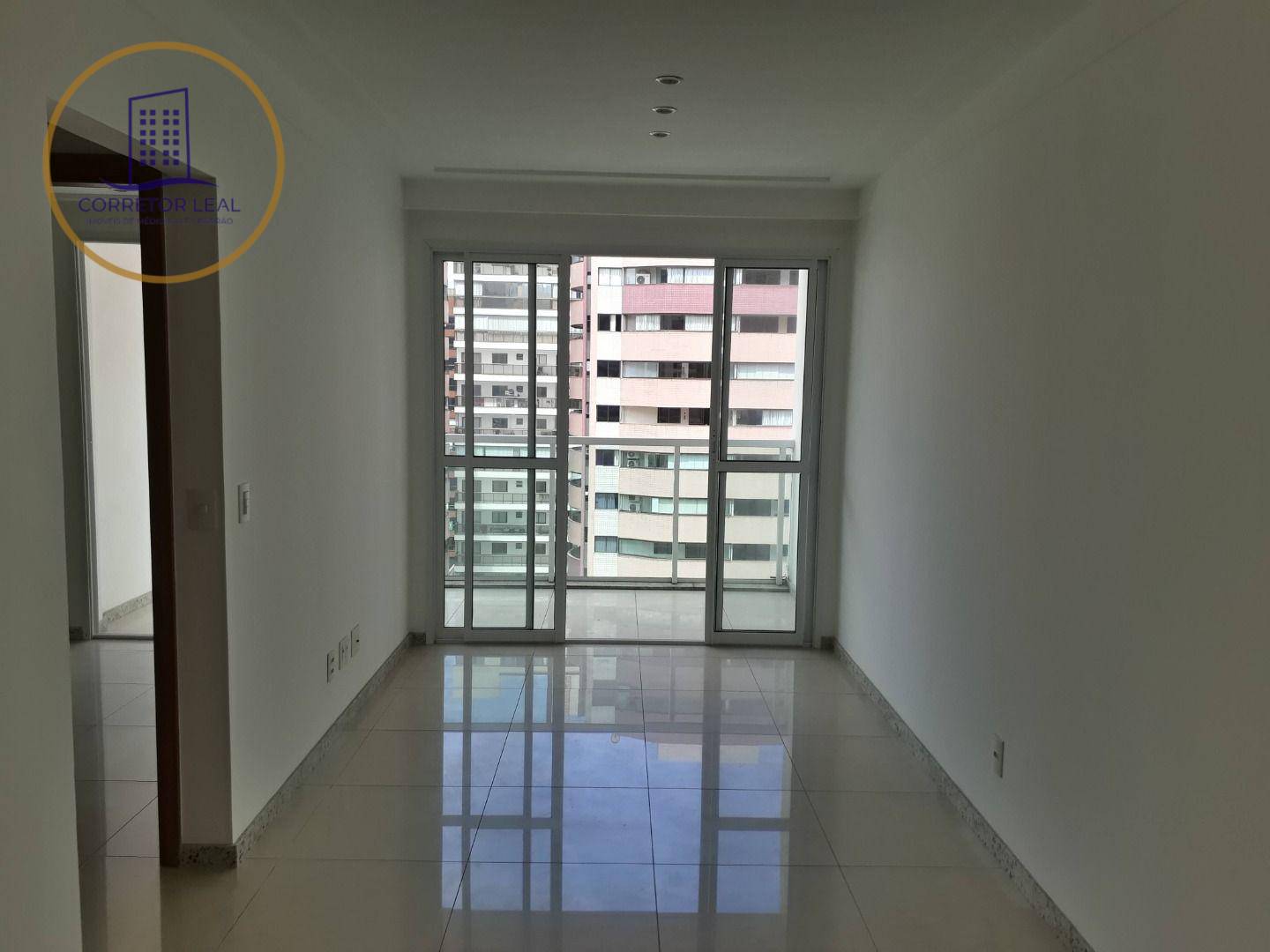 Apartamento à venda com 2 quartos, 70m² - Foto 5