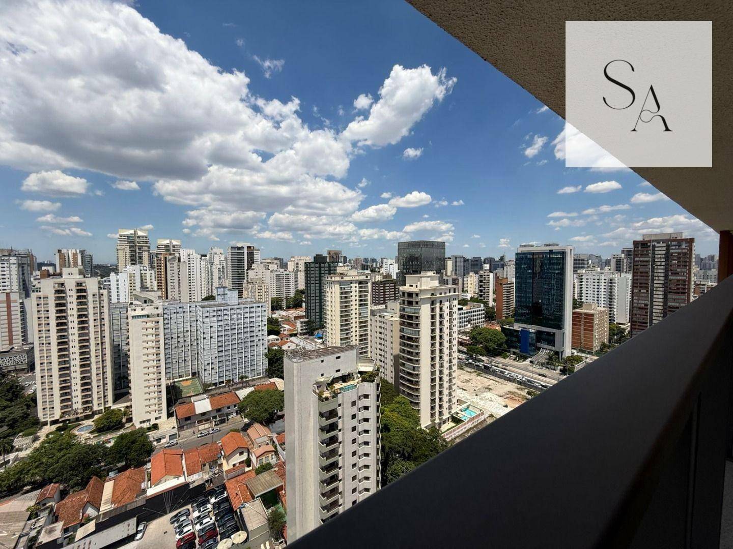 Apartamento à venda com 3 quartos, 211m² - Foto 1