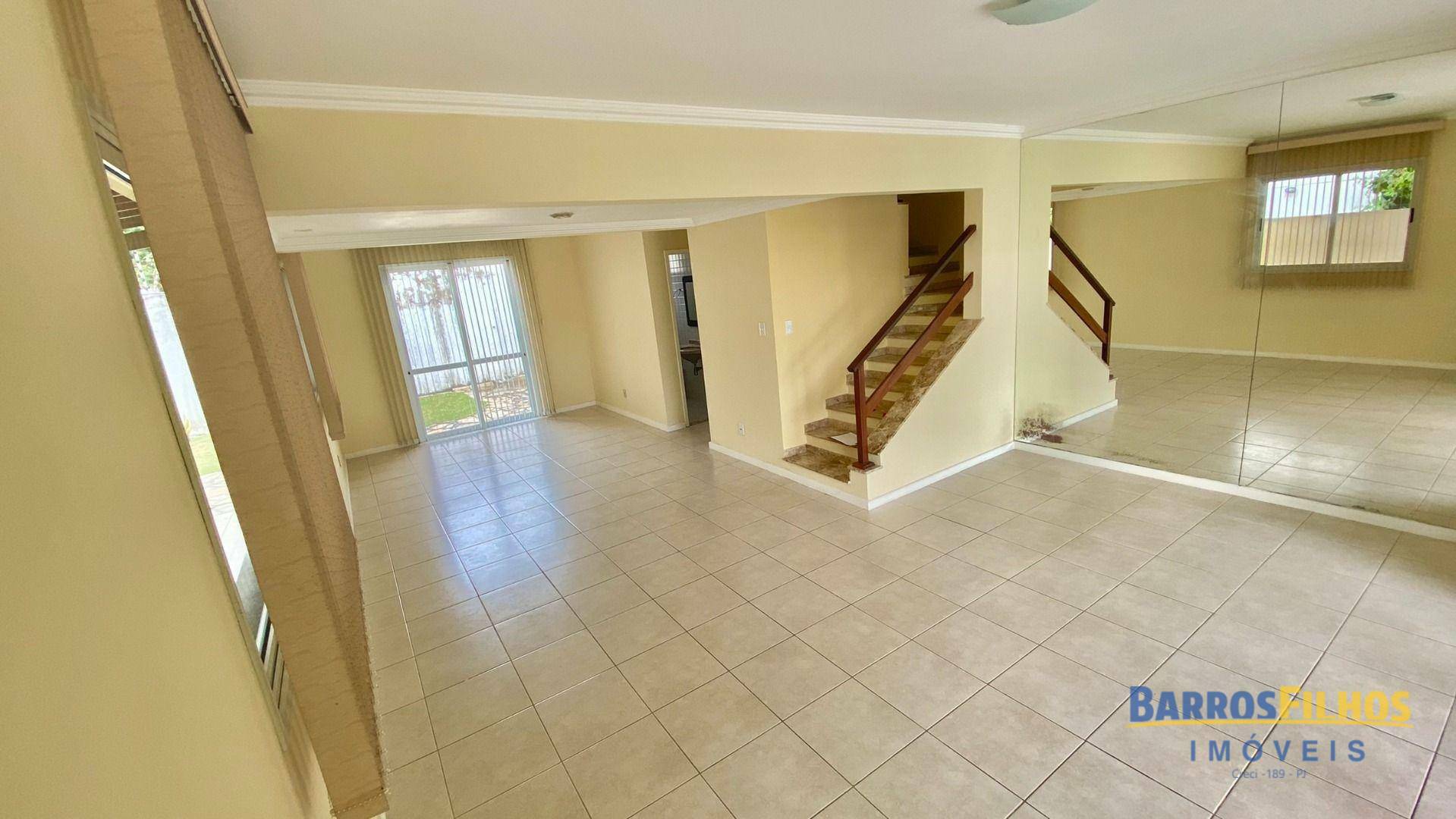 Casa de Condomínio à venda com 3 quartos, 240m² - Foto 4