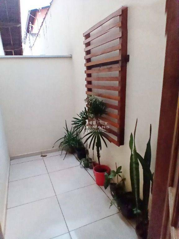 Casa à venda com 4 quartos, 210m² - Foto 11