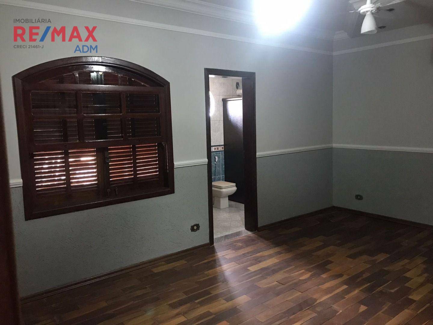 Casa à venda com 3 quartos, 206m² - Foto 10