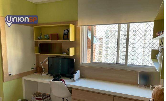 Apartamento à venda com 3 quartos, 235m² - Foto 11