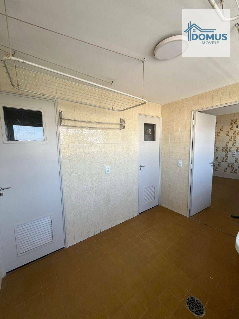 Apartamento para alugar com 4 quartos, 230m² - Foto 22