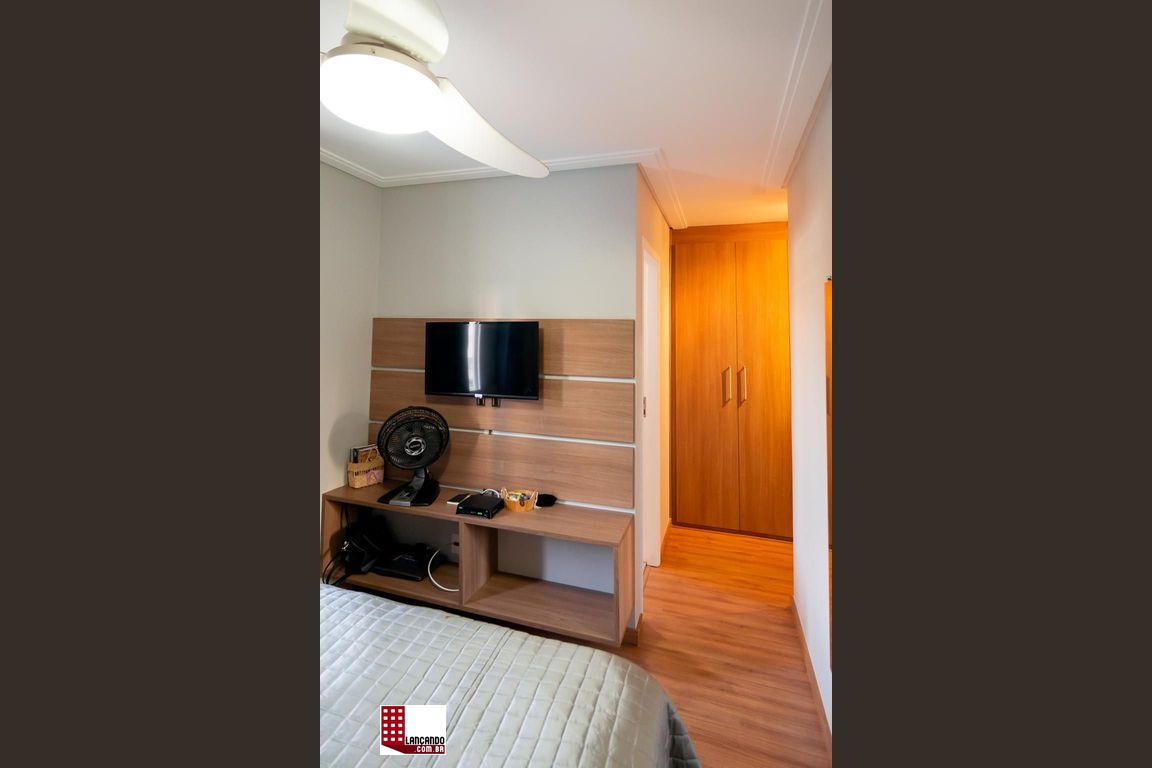 Apartamento à venda com 3 quartos, 107m² - Foto 2