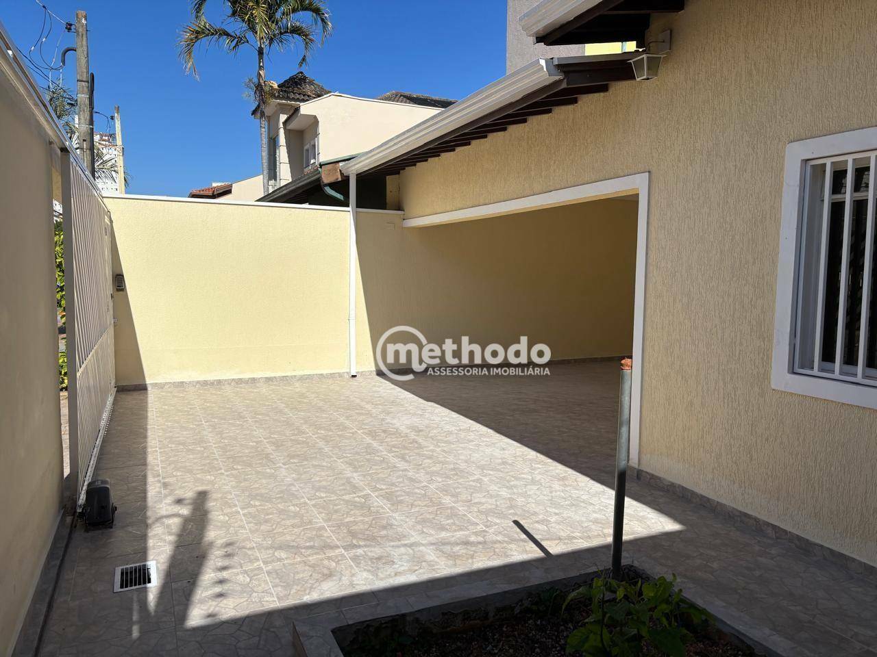 Casa à venda com 5 quartos, 300m² - Foto 3