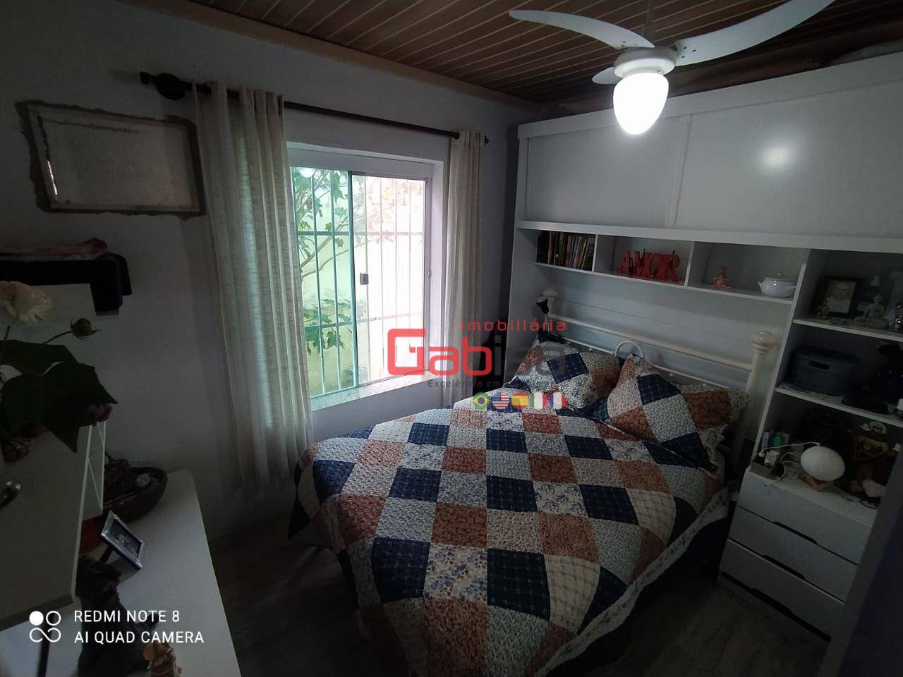 Casa à venda com 6 quartos, 178m² - Foto 4