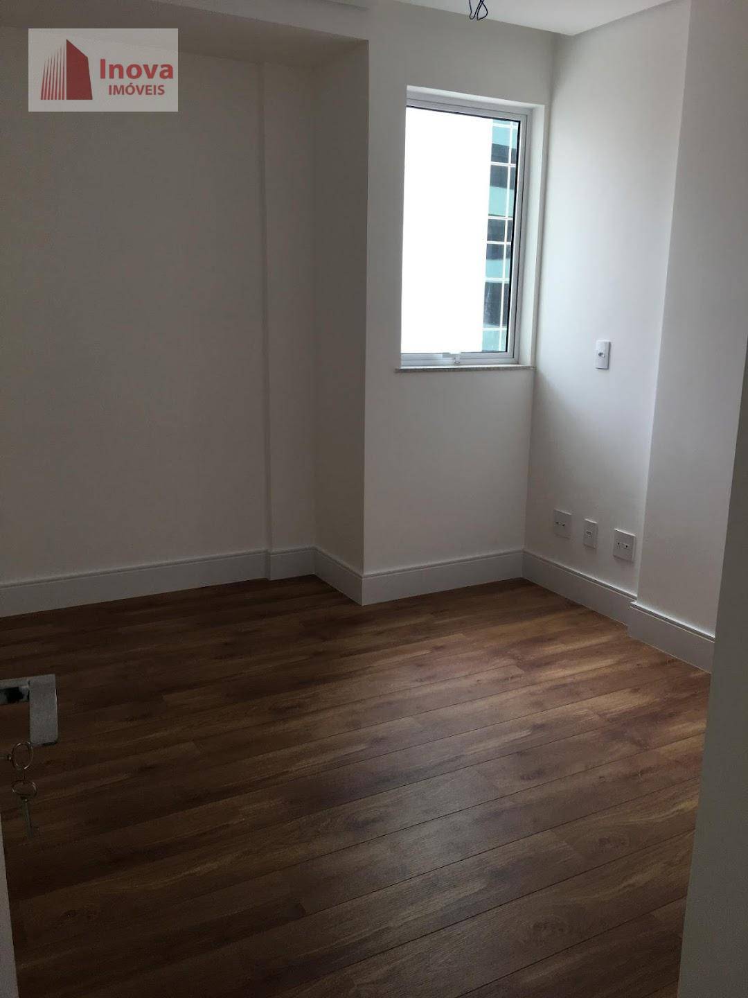 Apartamento à venda com 4 quartos, 200m² - Foto 14