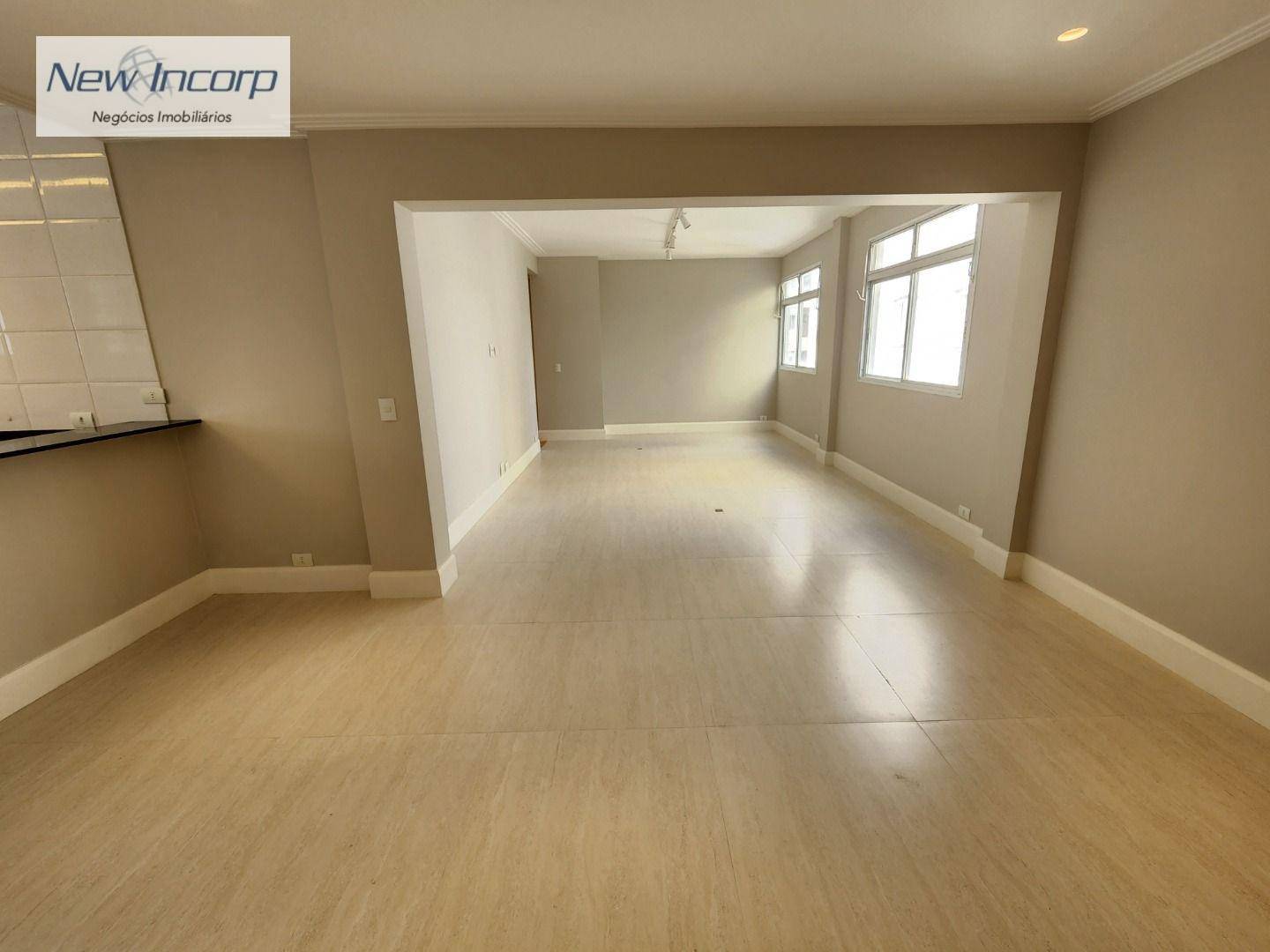 Apartamento à venda com 3 quartos, 165m² - Foto 2