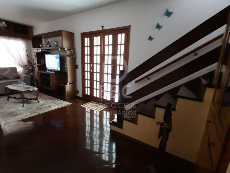 Sobrado à venda com 3 quartos, 150m² - Foto 2