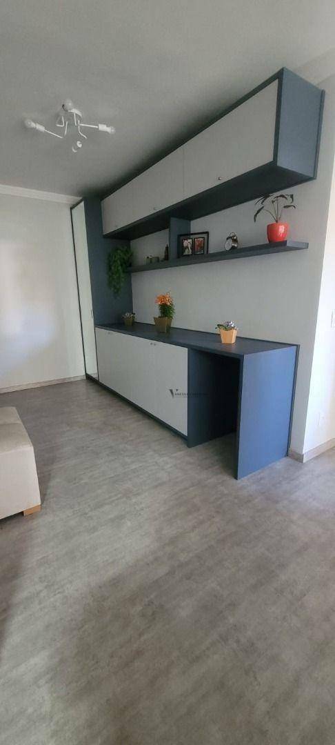 Apartamento à venda com 2 quartos, 70m² - Foto 4