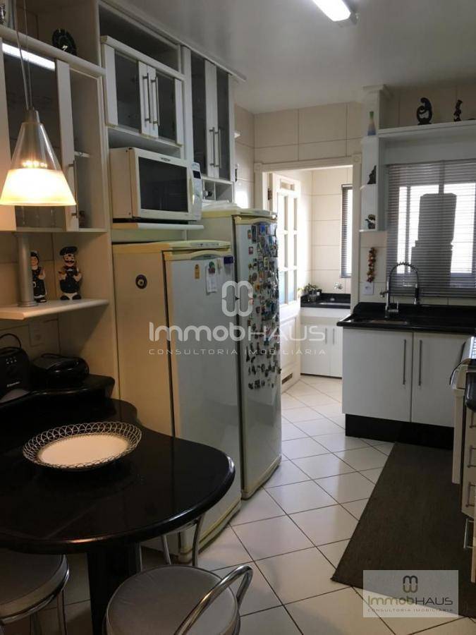 Apartamento à venda com 2 quartos, 162m² - Foto 15