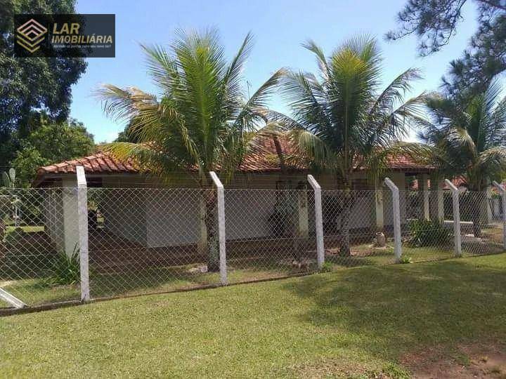 Chácara à venda e aluguel com 2 quartos, 200m² - Foto 3