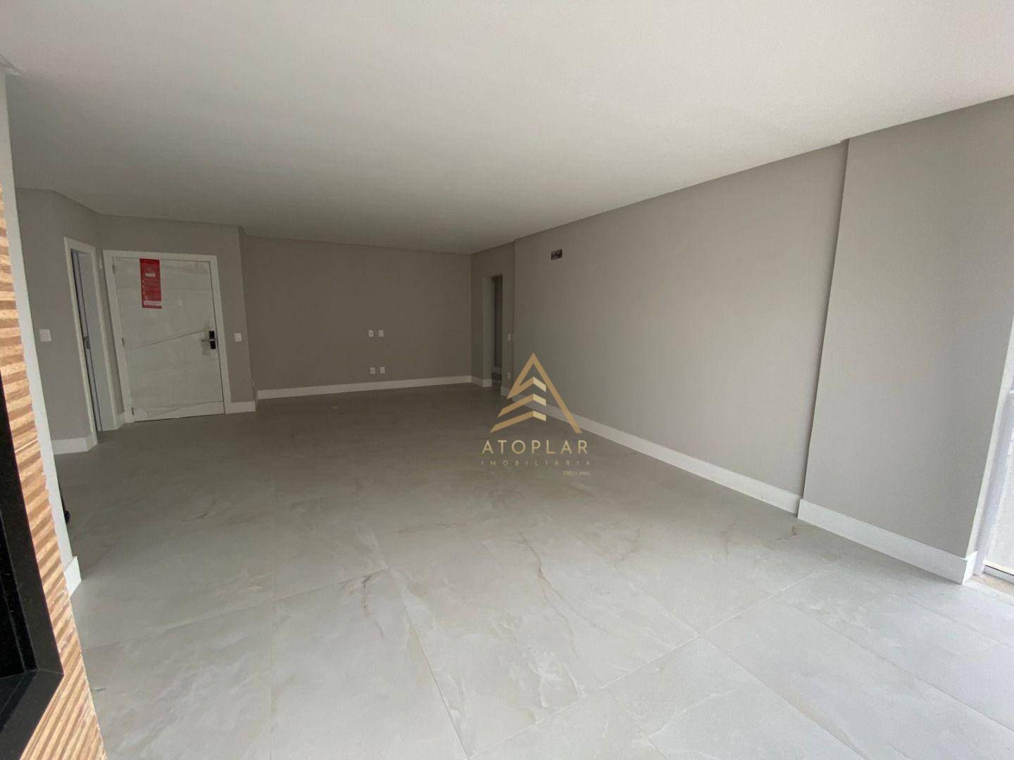 Apartamento à venda com 3 quartos, 130m² - Foto 9