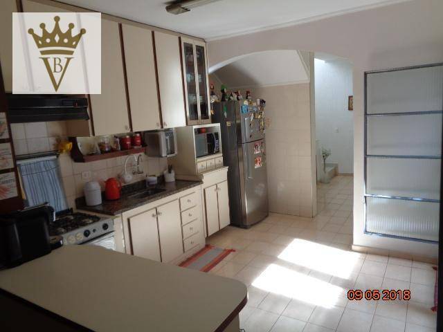 Casa à venda com 4 quartos, 220m² - Foto 8