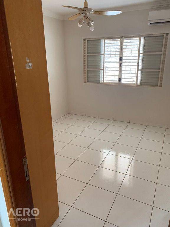 Casa à venda com 4 quartos, 160m² - Foto 16