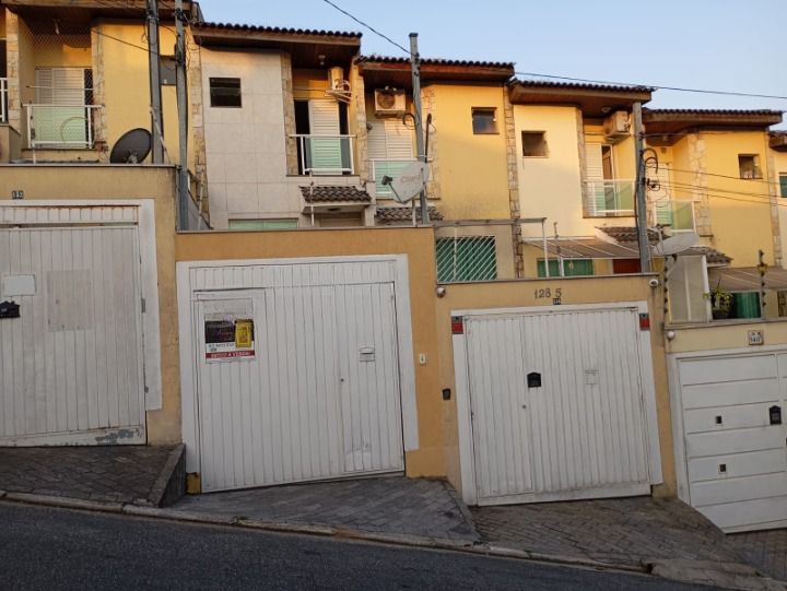 Sobrado à venda com 3 quartos, 180m² - Foto 1