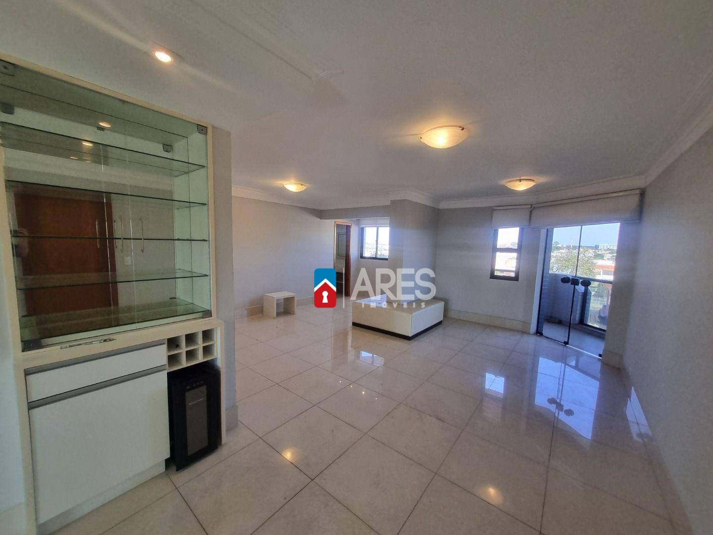 Apartamento para alugar com 4 quartos, 236m² - Foto 12