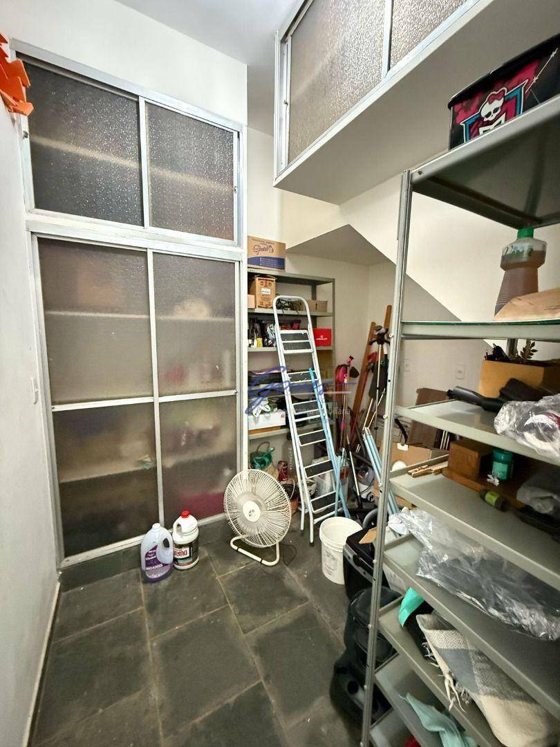 Casa à venda com 3 quartos, 252m² - Foto 21
