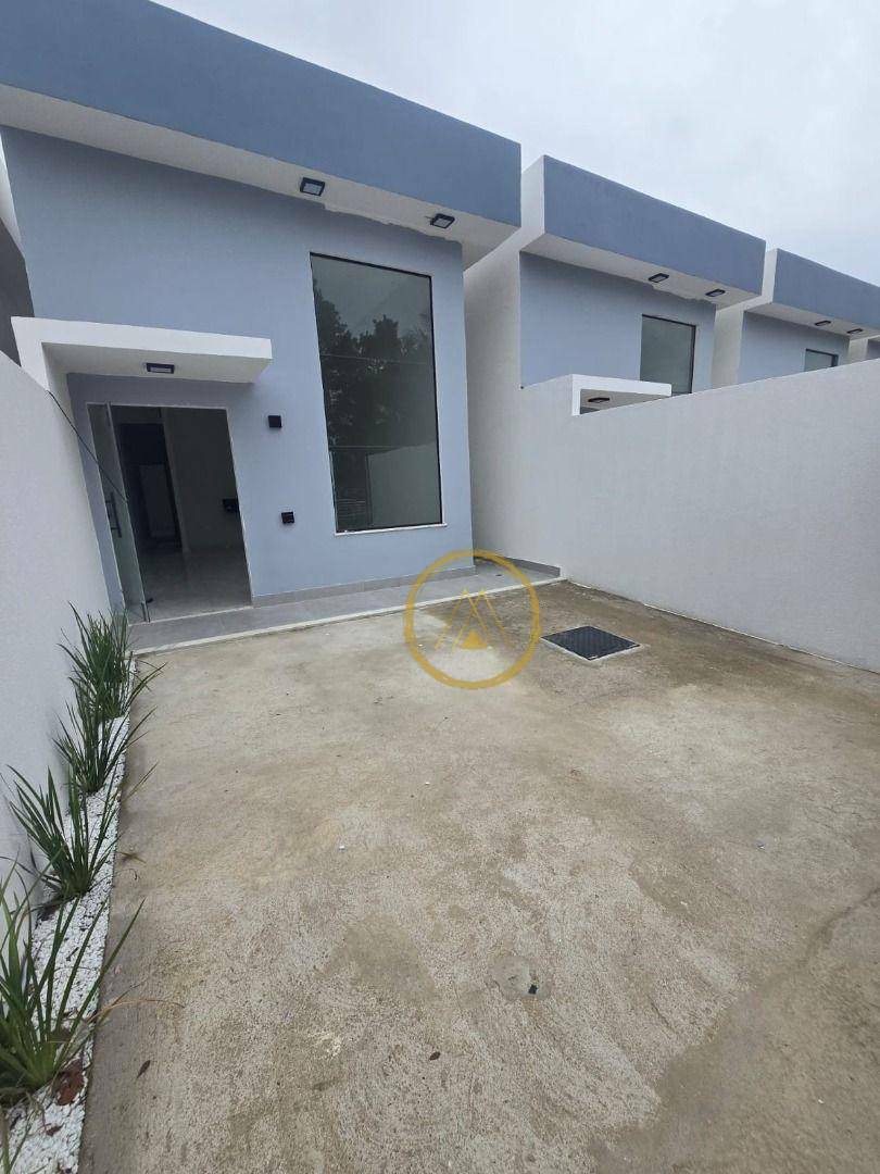 Casa à venda com 2 quartos, 90m² - Foto 3