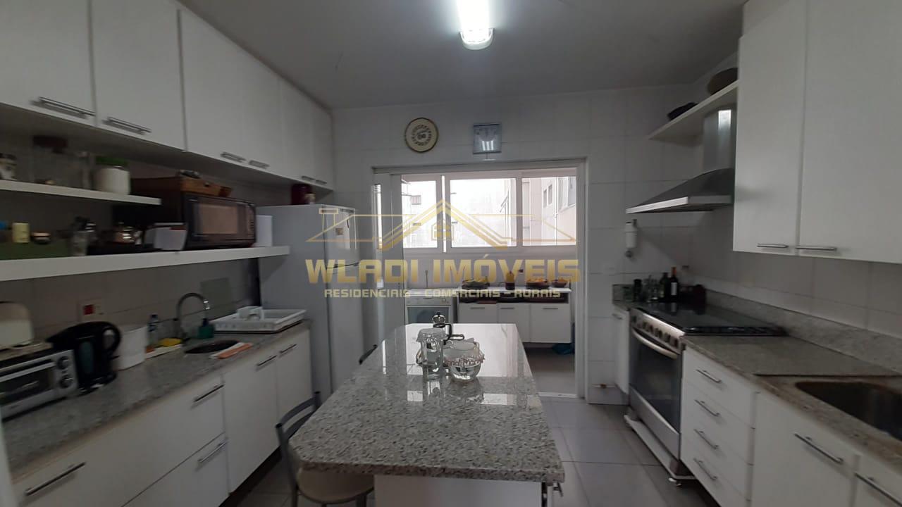 Apartamento à venda com 4 quartos, 214m² - Foto 17