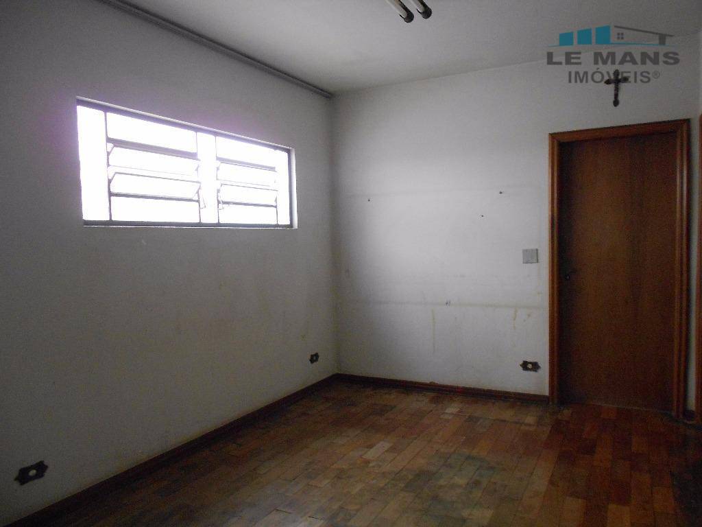 Casa à venda com 3 quartos, 236m² - Foto 8