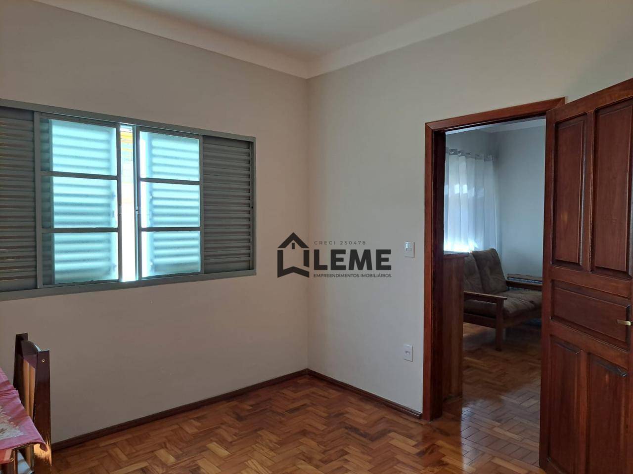 Casa à venda com 3 quartos, 198m² - Foto 6