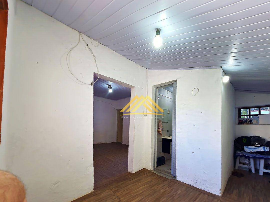 Casa à venda com 3 quartos, 62m² - Foto 12