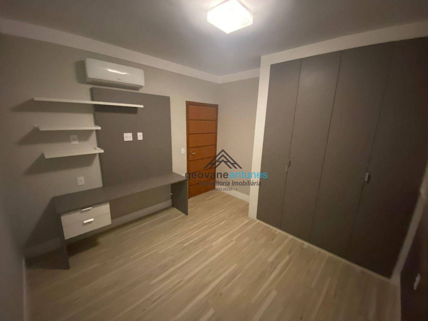 Casa de Condomínio para alugar com 4 quartos, 250m² - Foto 7