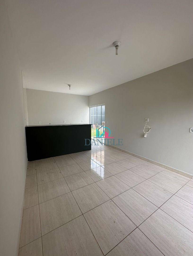 Casa à venda com 2 quartos, 59m² - Foto 4