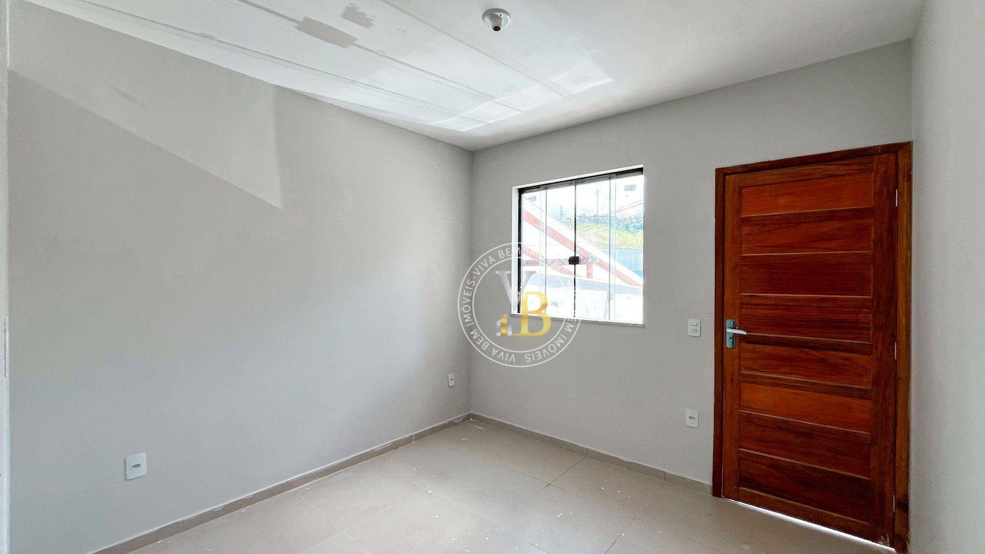 Casa à venda com 2 quartos, 70m² - Foto 4