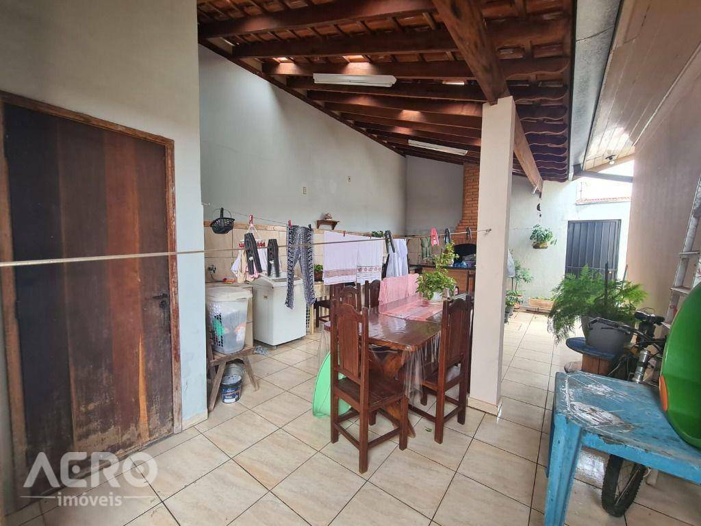 Casa à venda com 3 quartos, 215m² - Foto 13