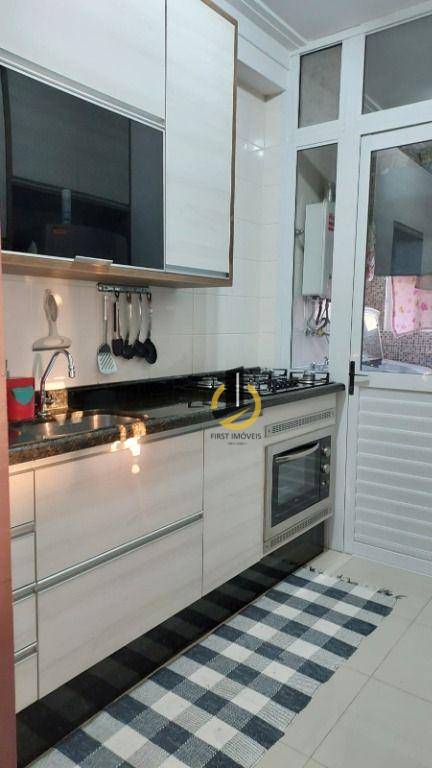 Apartamento à venda com 3 quartos, 66m² - Foto 3