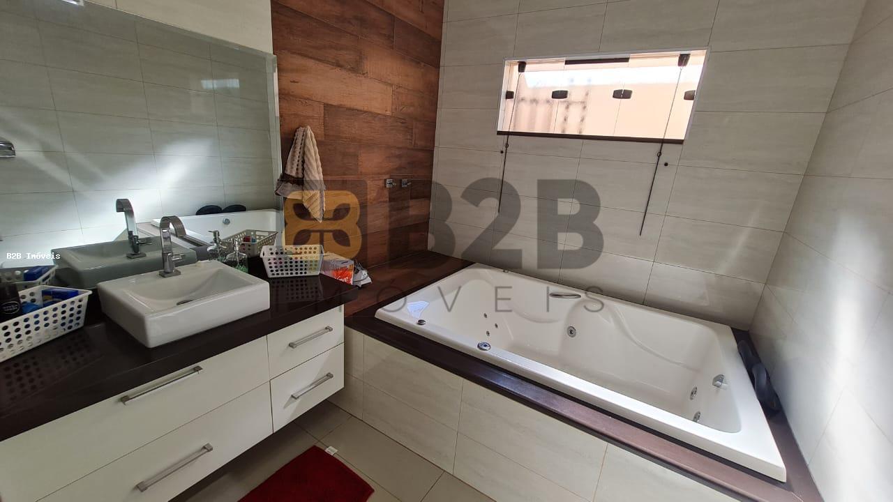 Casa à venda com 3 quartos, 210m² - Foto 21