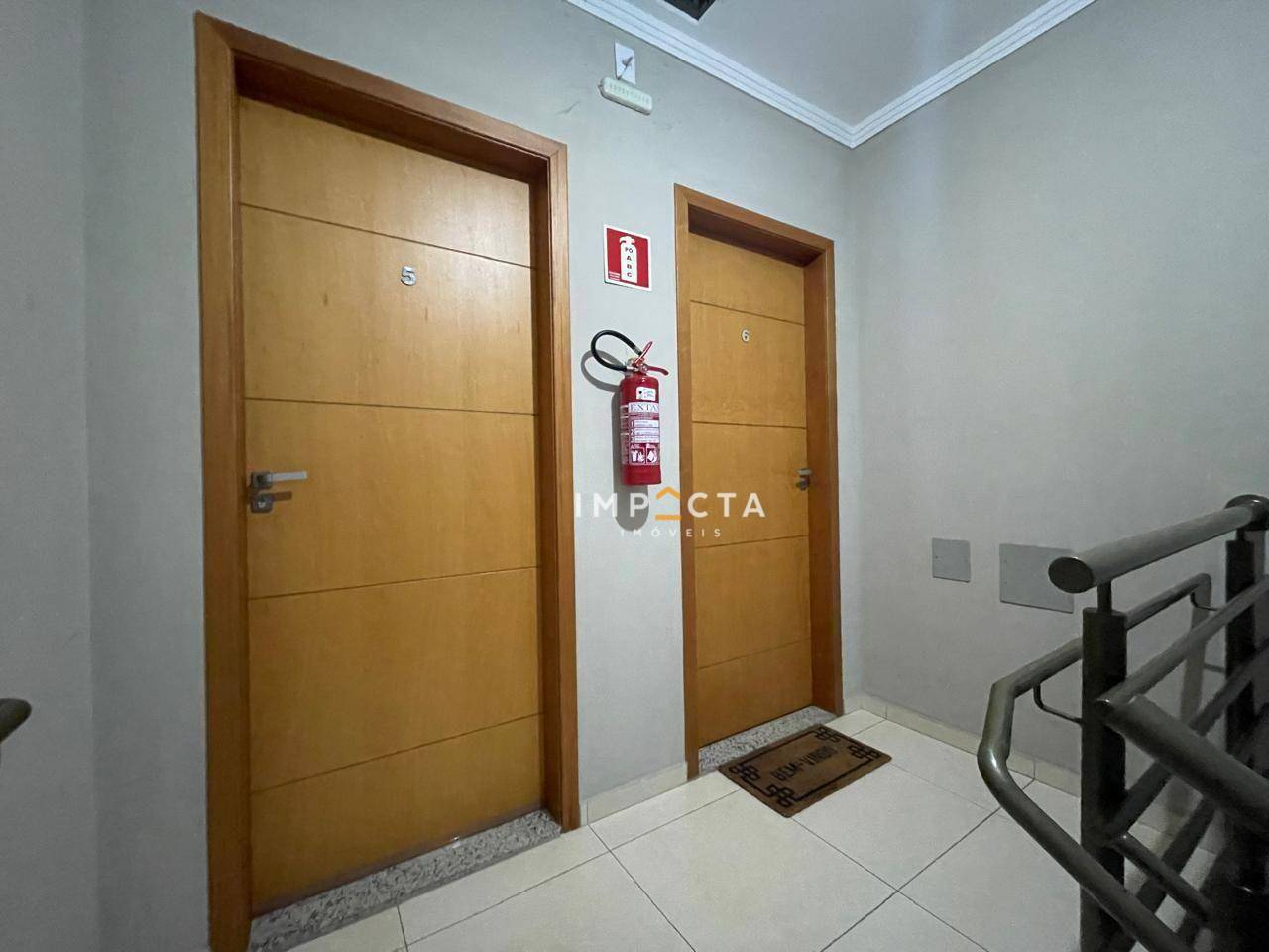 Apartamento à venda com 2 quartos, 99m² - Foto 3