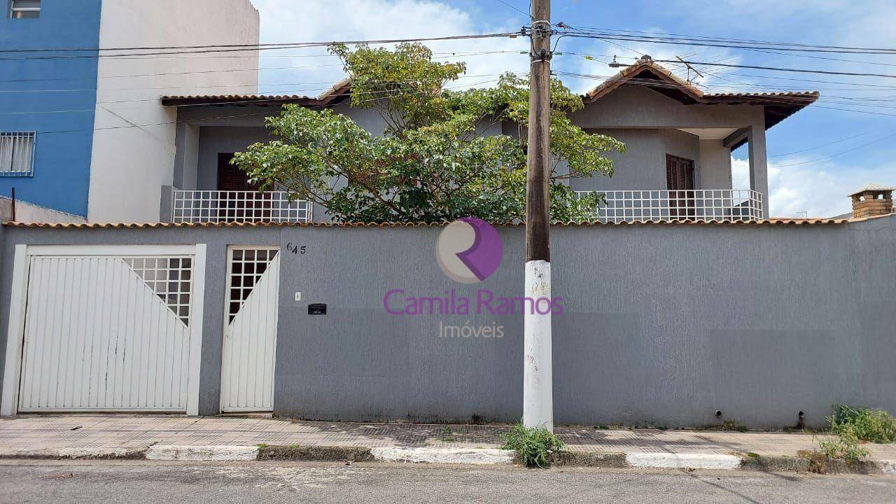 Sobrado à venda com 3 quartos, 180m² - Foto 1