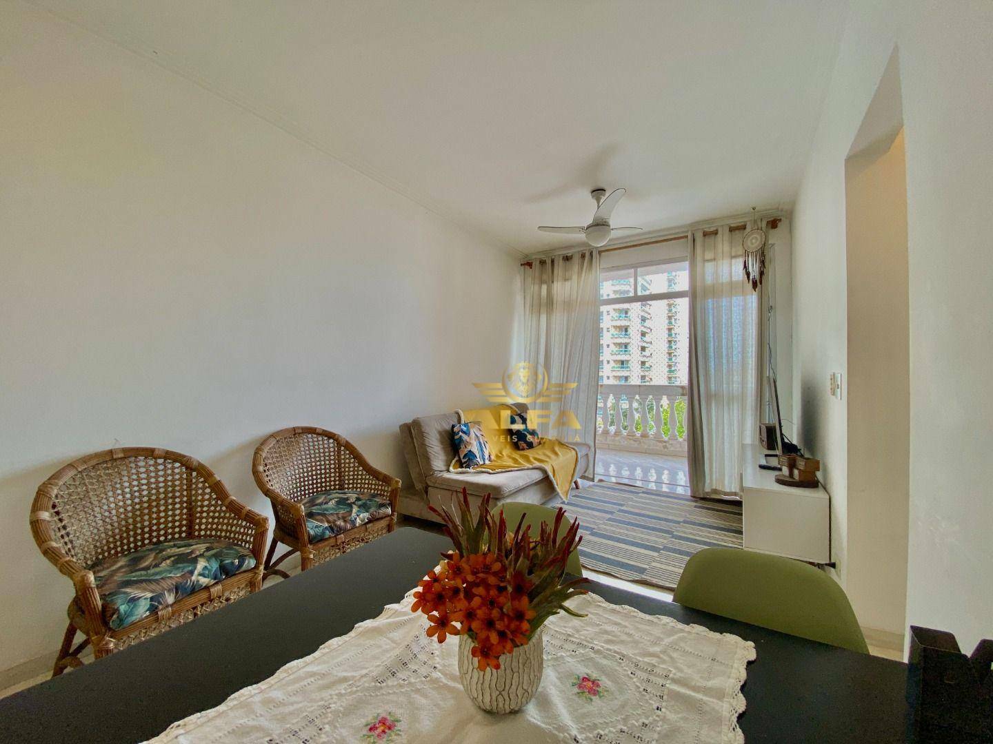 Apartamento à venda com 2 quartos, 70m² - Foto 3