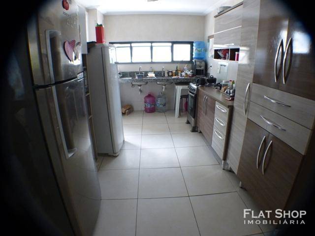 Apartamento à venda com 4 quartos, 200m² - Foto 3